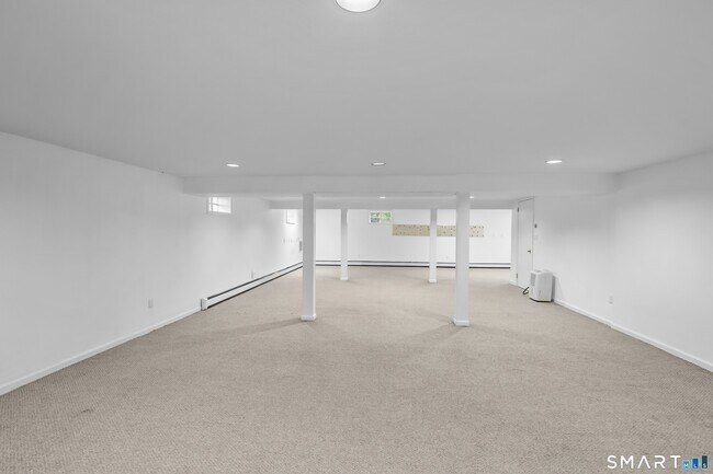 Building Photo - 59 Colony Rd