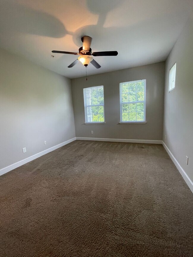 Building Photo - 8605 Peckham Ln