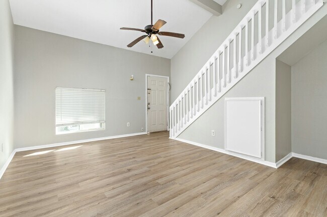 Building Photo - 1176 Oregon Ave