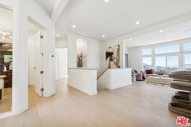 Building Photo - 265 Westlake Blvd