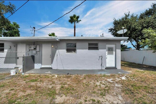 Building Photo - 3056 NW 78th St