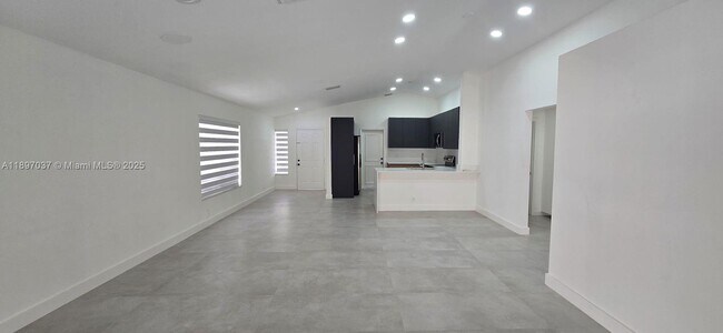 Building Photo - 591 Talavera Rd