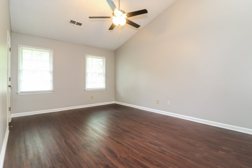 Building Photo - 2885 Summit View Ct