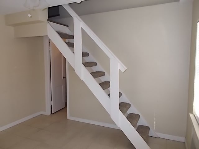 Building Photo - Adorable 1/1 with loft in the heart of St. Cloud