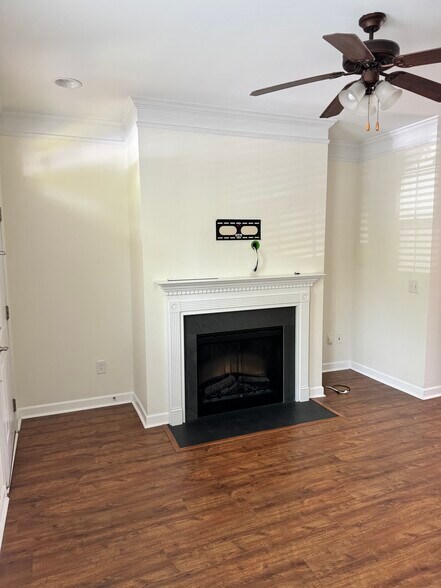 Building Photo - 9828 Longstone Ln