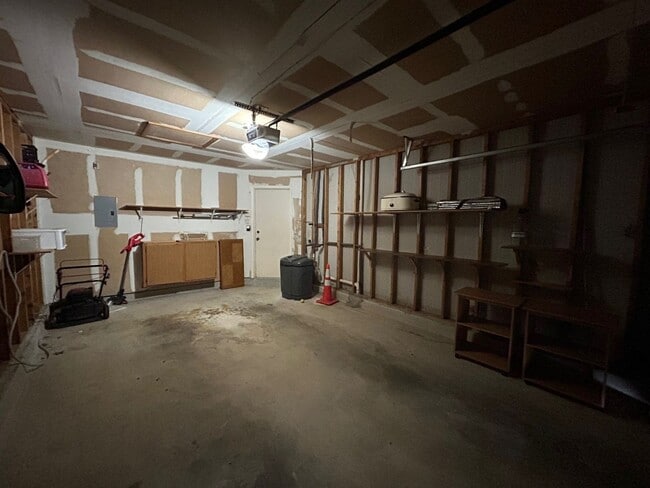 Building Photo - 3BED/2BATH Home For Rent Near Steubing Ranch! Available Now!