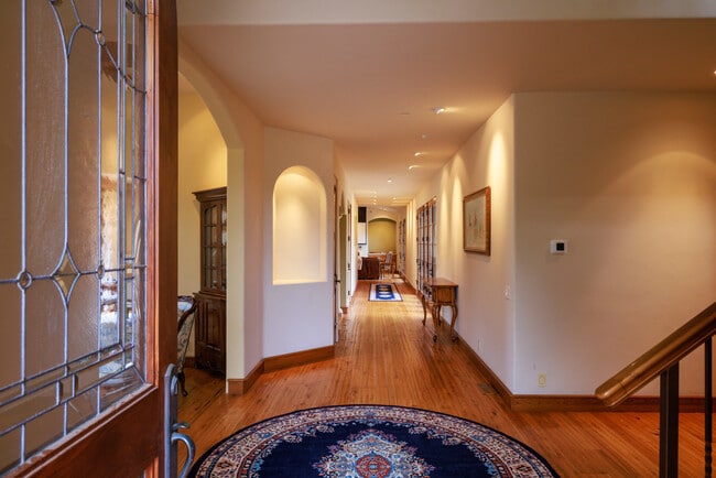 Building Photo - 3317 Taylor Rd