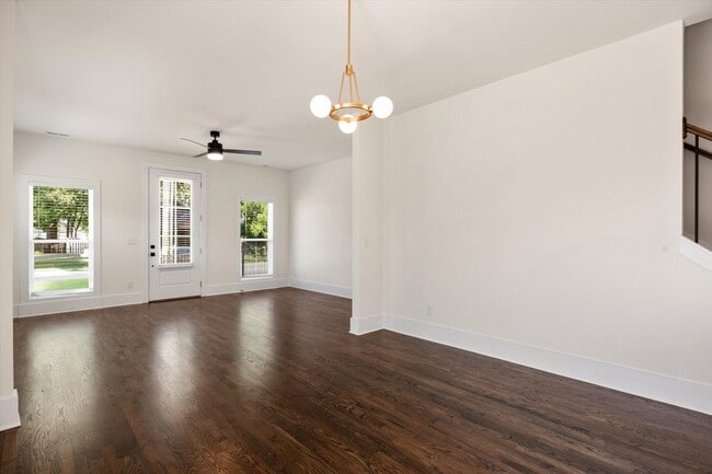 Building Photo - 1802 10th Ave N