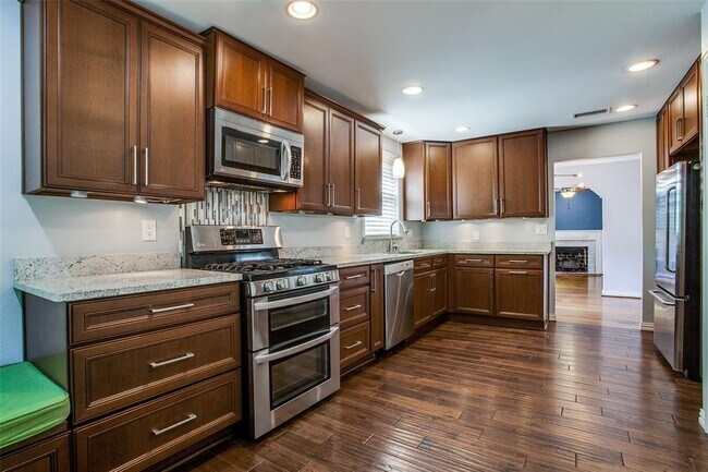 Building Photo - 1414 Lansford Ave
