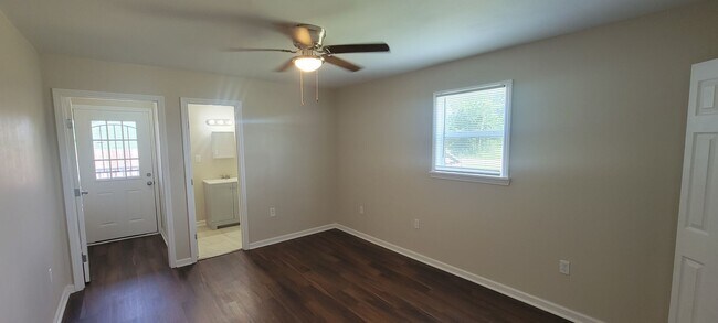 Building Photo - 4505-4507 Dale St