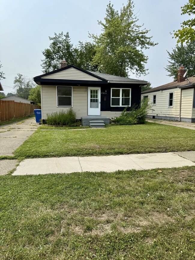 Primary Photo - 21059 Gentner St
