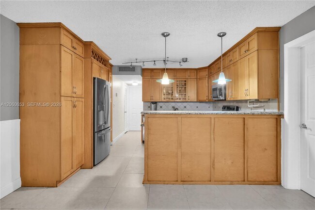 Building Photo - 4011 Meridian Ave