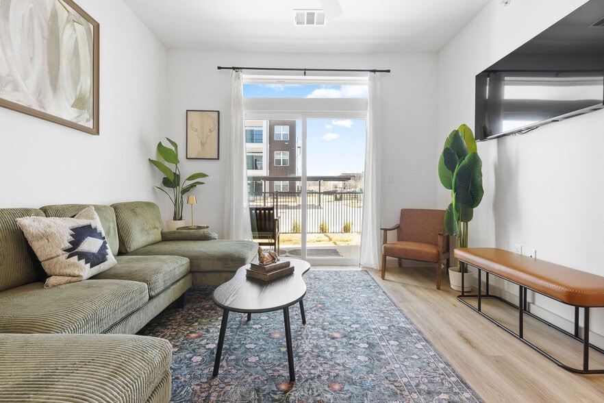 Building Photo - 1301 Leah Ave