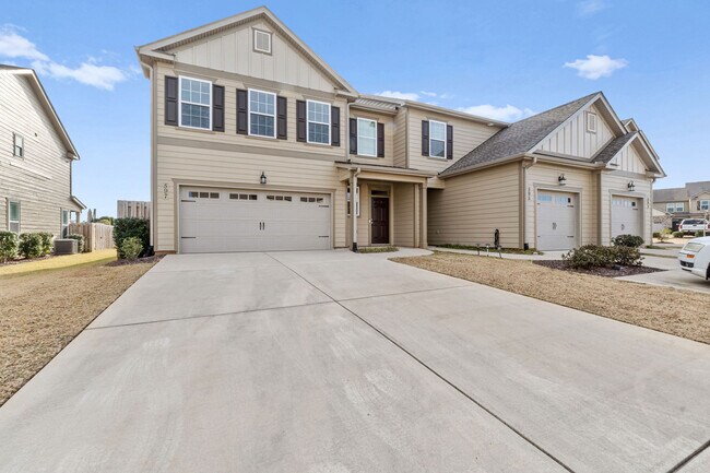 Building Photo - 597 Vinings Dr