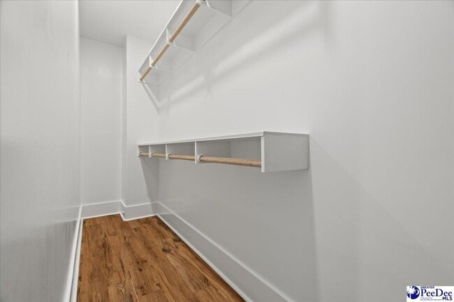 Building Photo - 1302 Twelve Oaks Ln