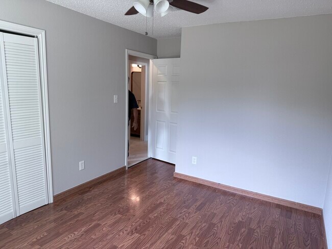 Building Photo - 4006 Cedar Ridge Ct