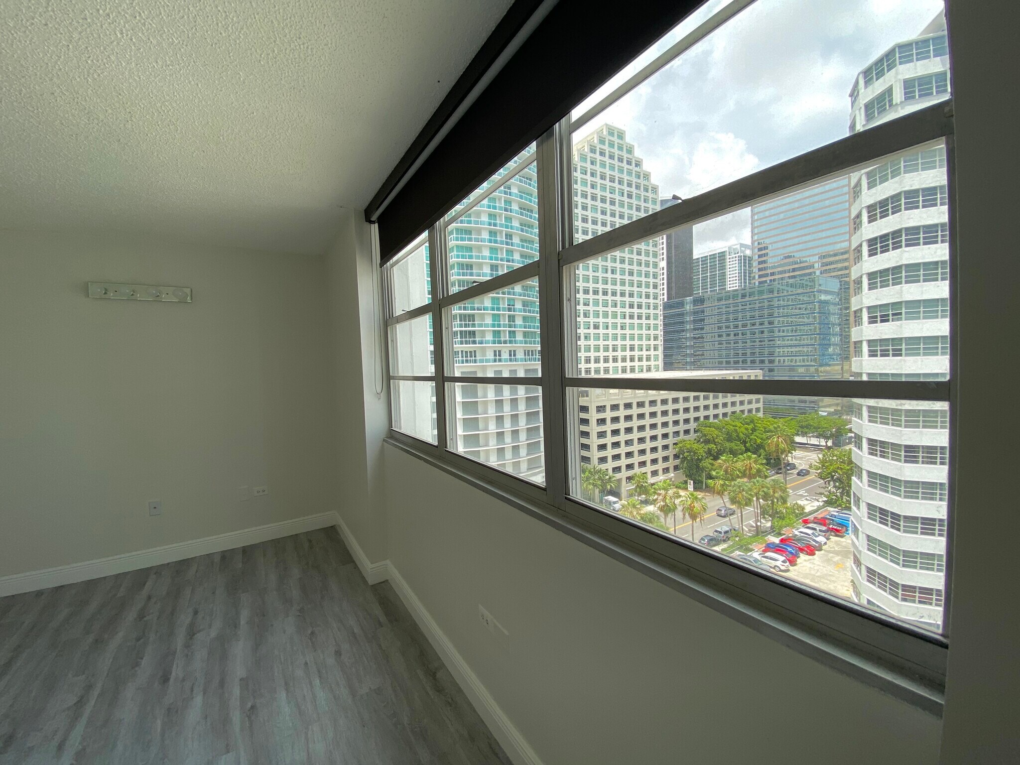 Building Photo - 999 Brickell Bay Dr