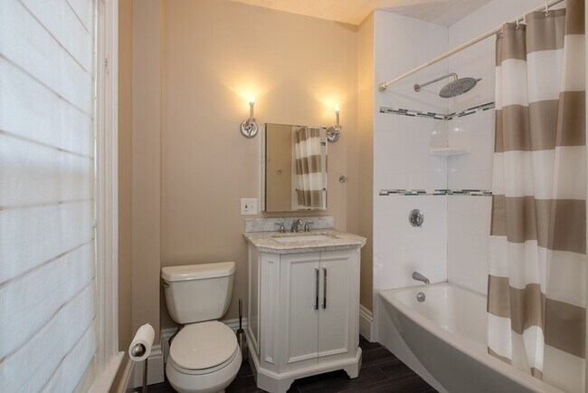 Building Photo - 6 Lowell Ave