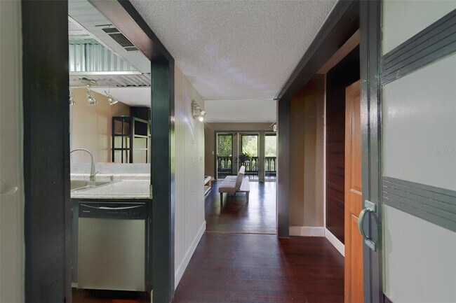 Building Photo - 240 N Bayshore Blvd