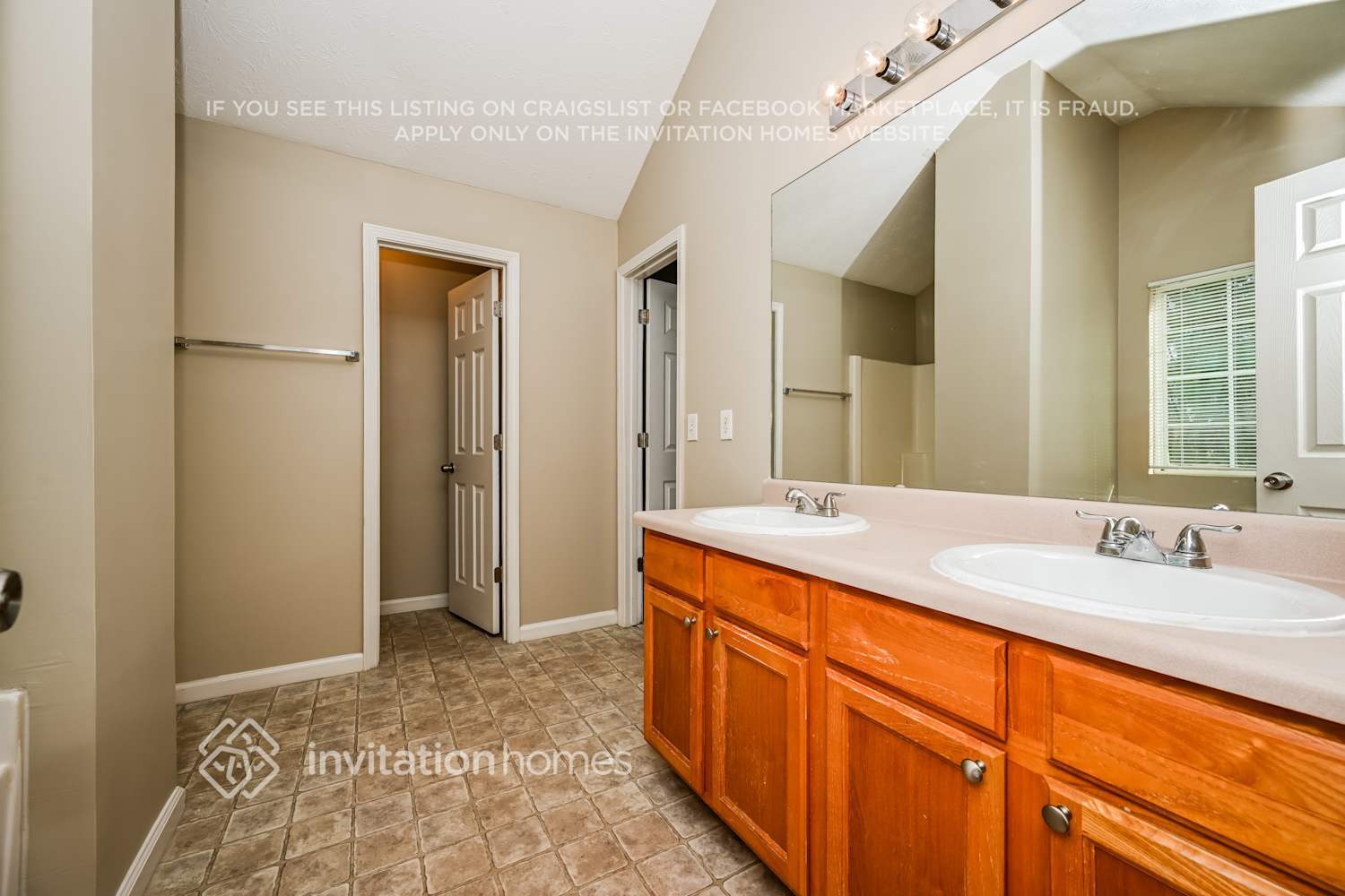 Building Photo - 121 Whistle Way