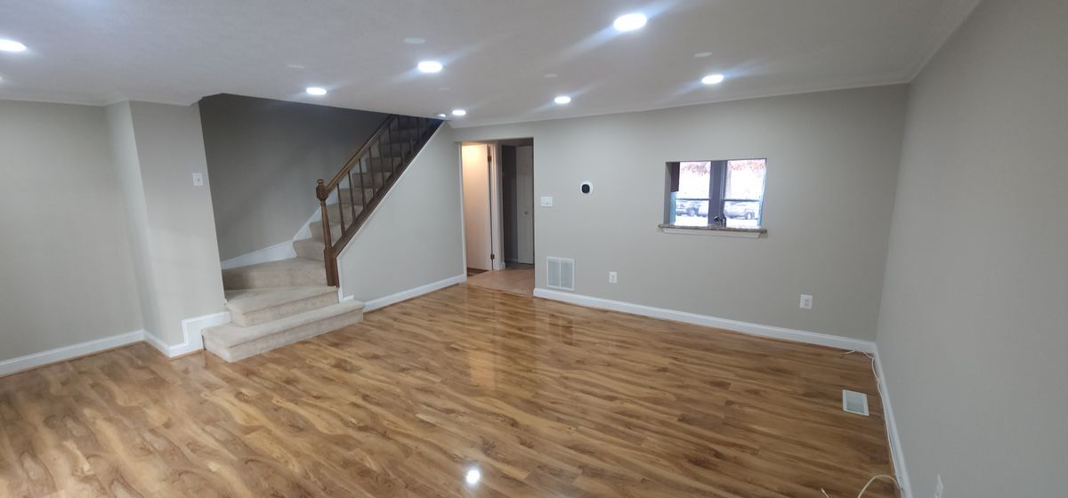 Building Photo - 7886 Marioak Dr