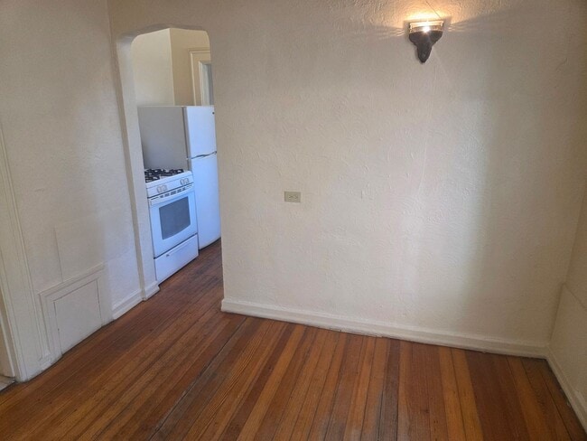 Building Photo - Charming 1-Bedroom Apartment in Denver's Capitol Hill Neighborhood