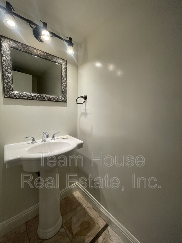 Building Photo - 23423 Vía Boscana