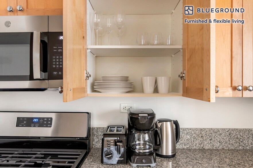 Building Photo - 1501 Lexington Ave