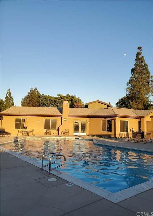 Building Photo - 2548 Avenida del Vista