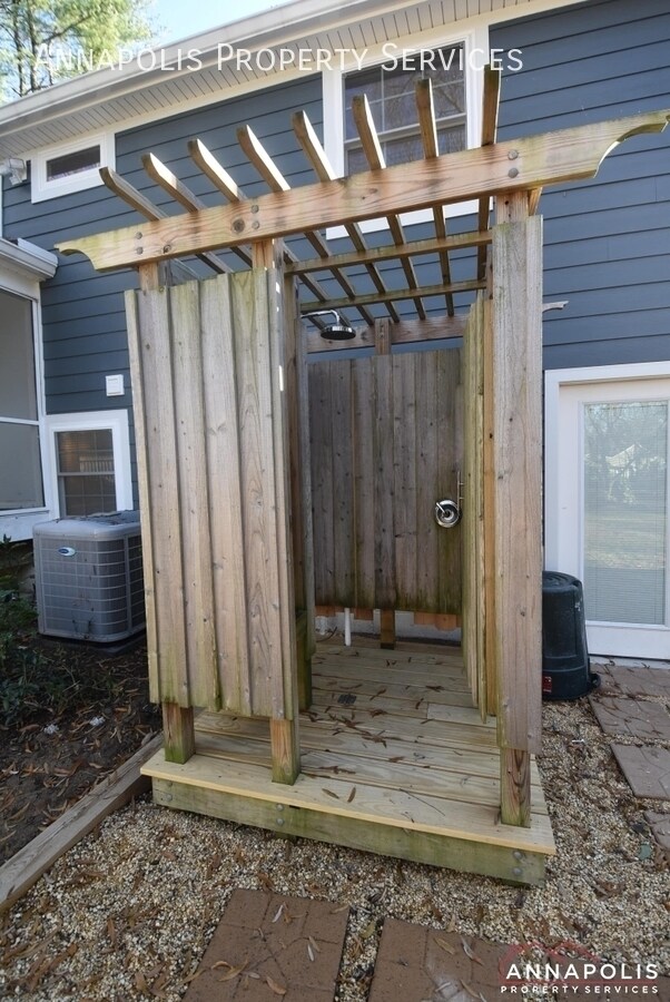 Building Photo - 90 Avondale Cir