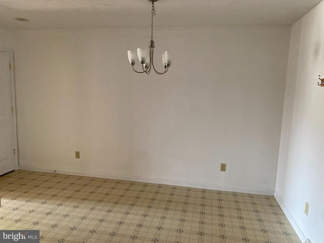 Building Photo - 28 Homestead Dr