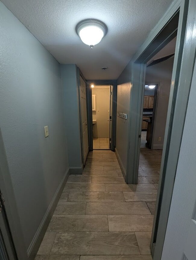 Building Photo - Arrowhead