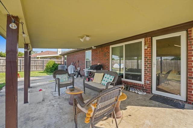 Building Photo - 836 W Colony Dr