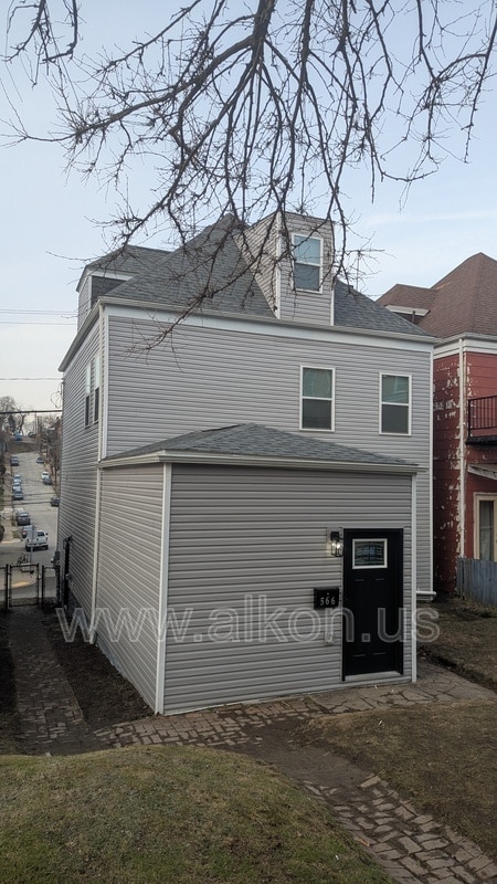 Building Photo - 566 Greenfield Ave