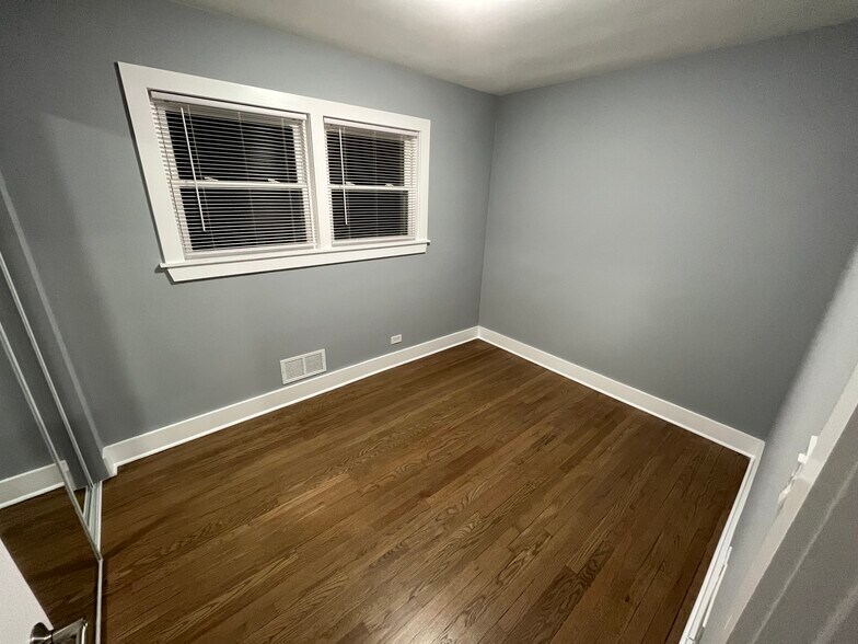 Building Photo - 8212 Kilpatrick Ave