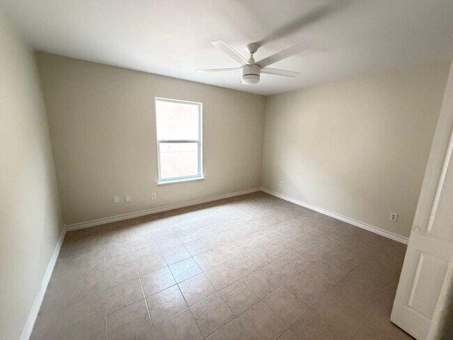 Building Photo - 411 Shiloh Dr