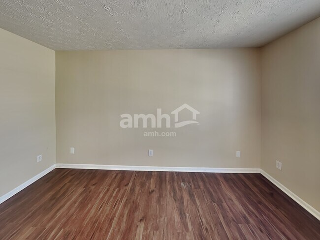 Building Photo - 4365 Chanterelle Dr