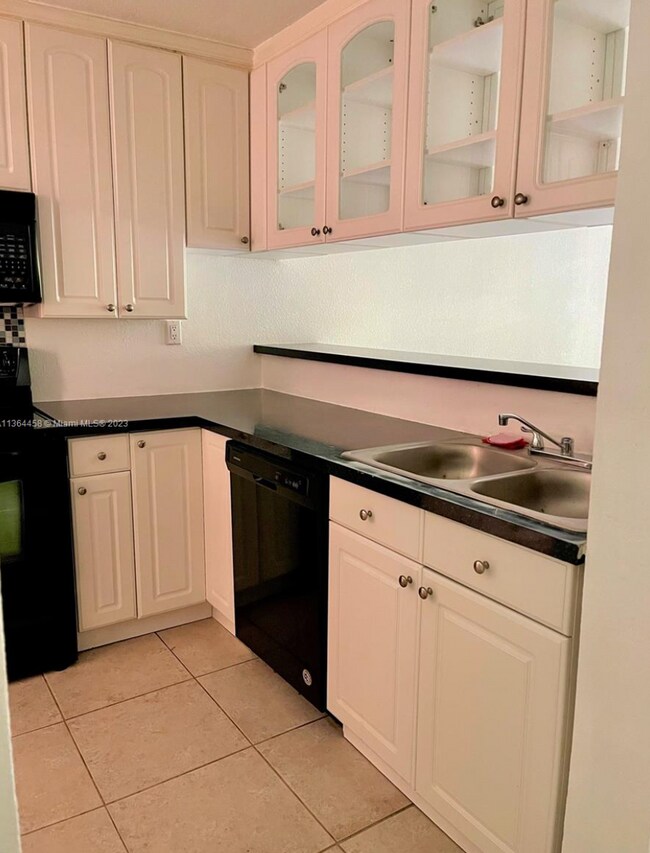 Building Photo - 6800 Cypress Rd