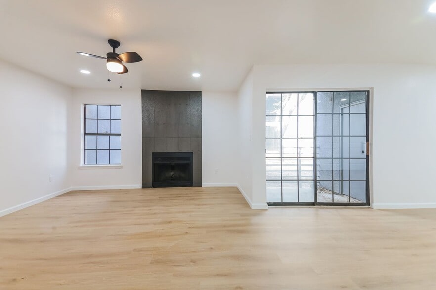 Building Photo - 9920 Forest Ln