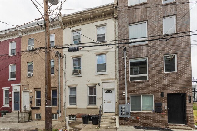 Building Photo - 1 br, 1 bath Triplex - 1707 N Gratz ST Unit A