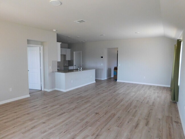 Building Photo - Larkspur 4/2 for lease