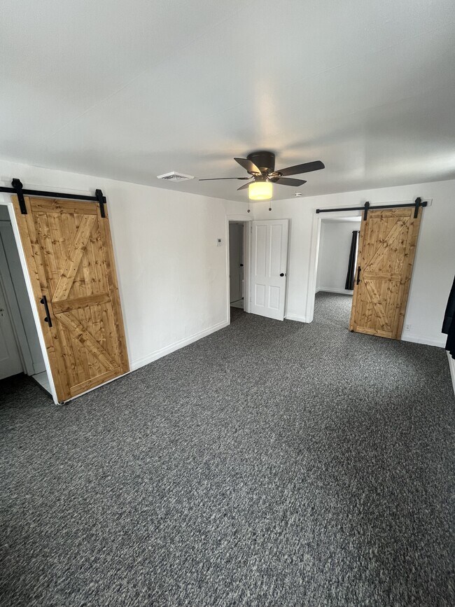 Building Photo - 303 W Main St