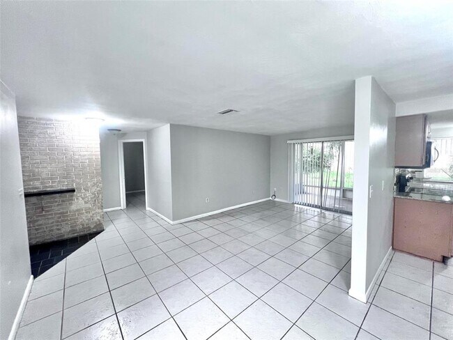 Building Photo - 7204 Isle Dr