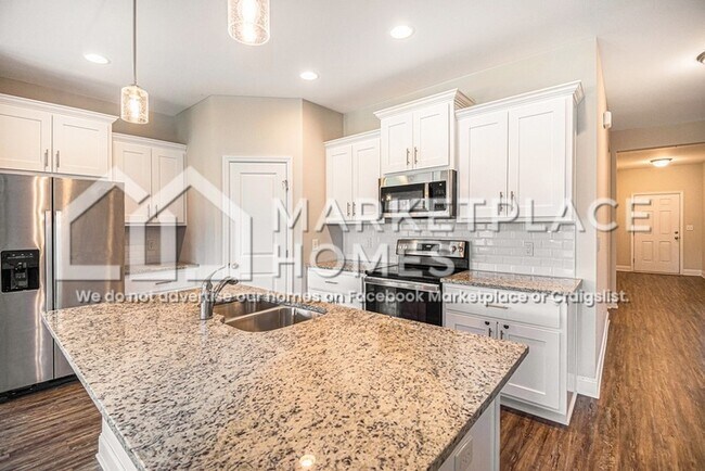 Building Photo - 16580 Demi Dr