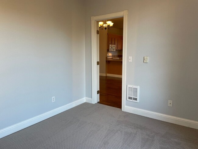 Building Photo - M1614 #1-3