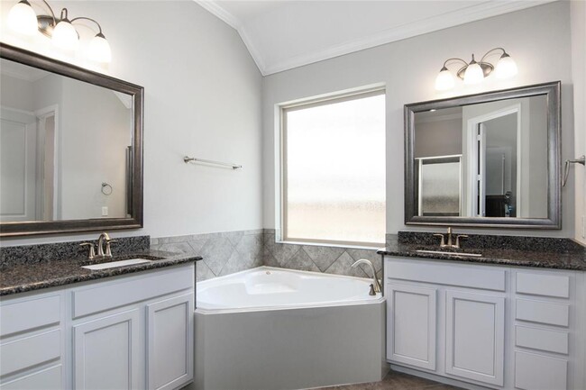 Building Photo - 28205 Bennett Pass Dr