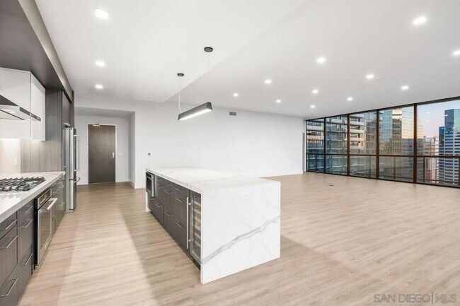 Building Photo - 1440 Columbia St