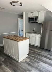 Building Photo - 32 Tuxedo Ave