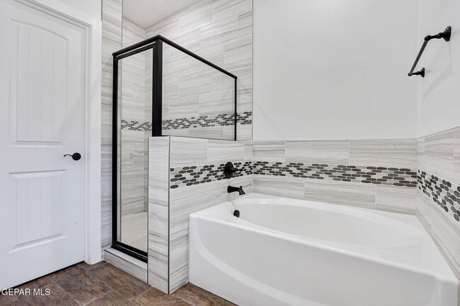 Building Photo - 14937 Tierra Fortaleza Ave