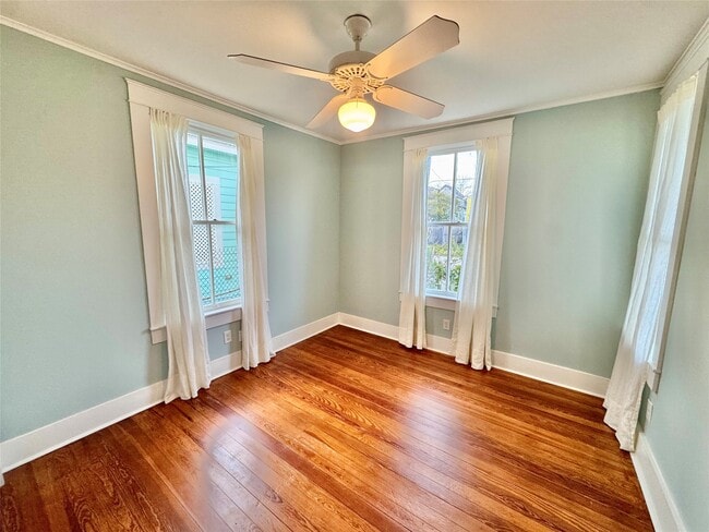 Building Photo - 2119 Avenue O 1/2